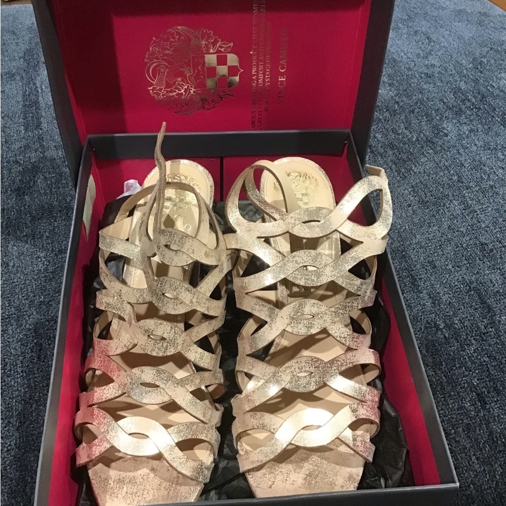 Vince Camuto size 11 M multicolored beige and gold